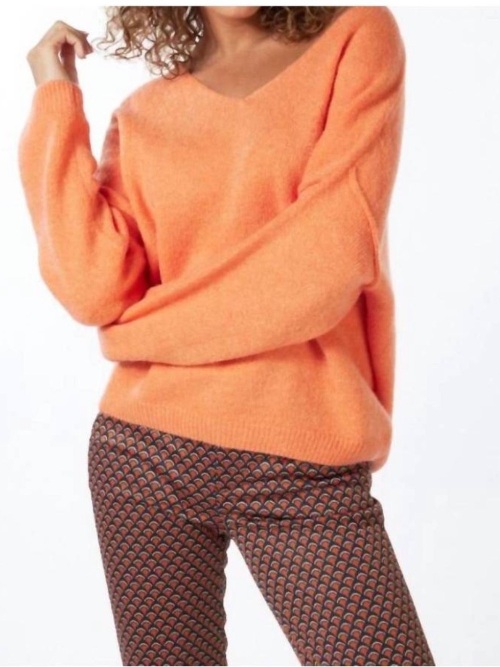 ESQUALO v neck sweater in soft orange Size Large New